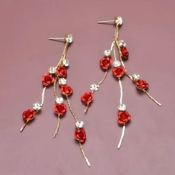 🔅🆕🔅 Romantic Red Rose 🌹 Flower Tassel Dangle Earrings ✨ - Picture 5 of 9